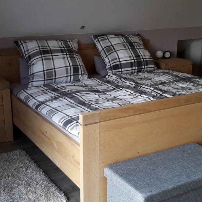 Bett Eiche handgefertigt