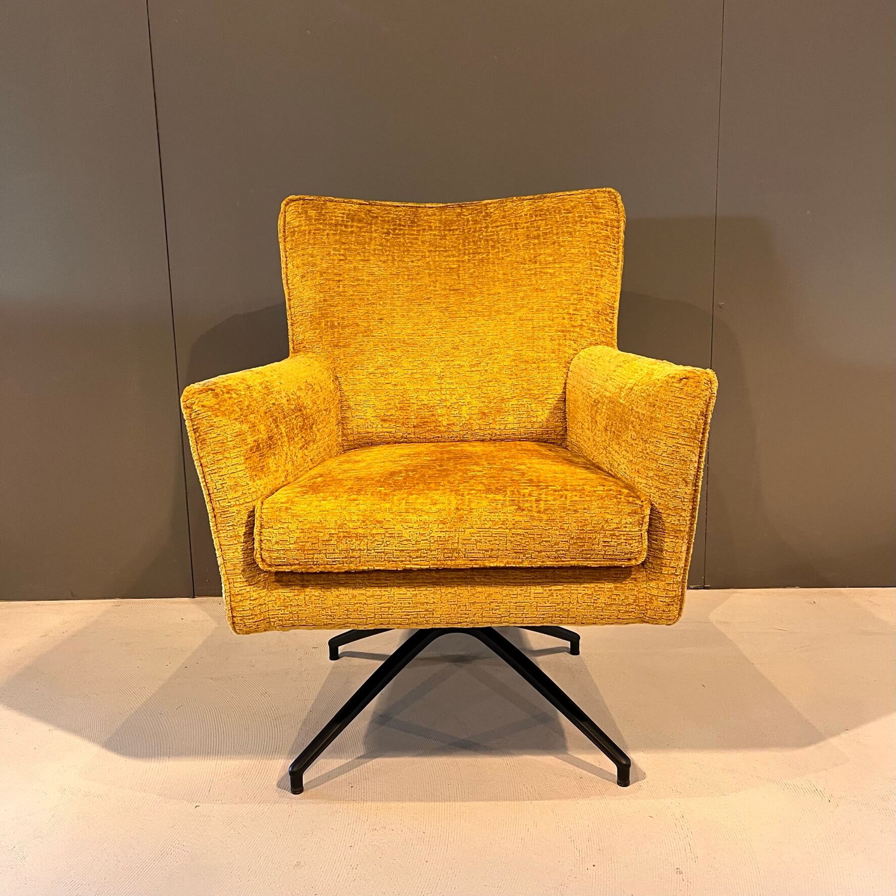 Achill draaifauteuil stof Fashion mustard