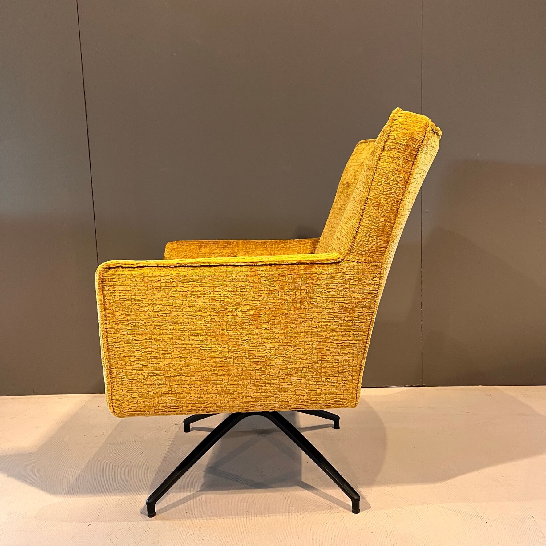 Achill draaifauteuil stof Fashion mustard