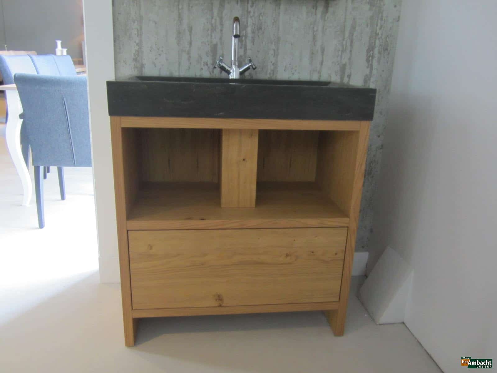 BADMEUBEL EIKEN NO 1
