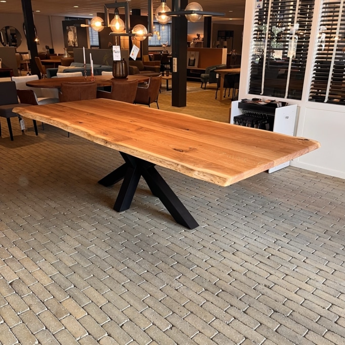 Baumstamm Eiche Esstisch / Spinnenbein 10x10