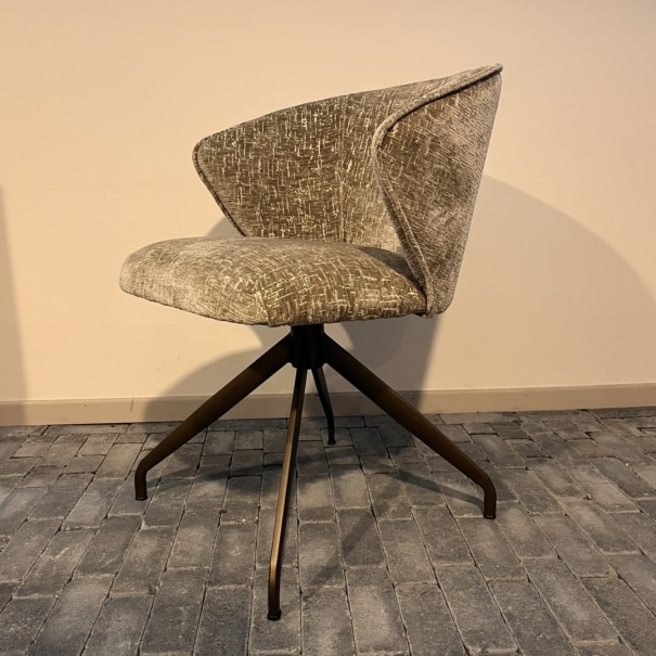 Esszimmerstuhl Nr. 475 – Bequemer Design-Esszimmerstuhl