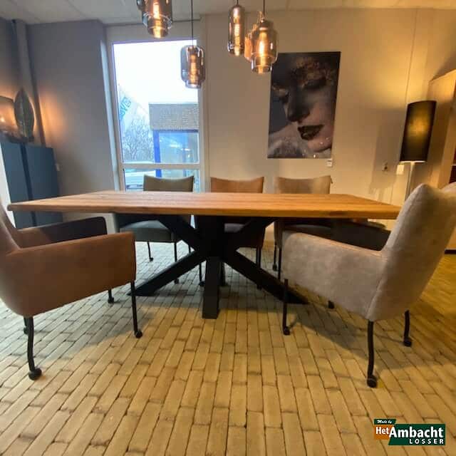 Walsstaal spinpoot / Ruig eettafel