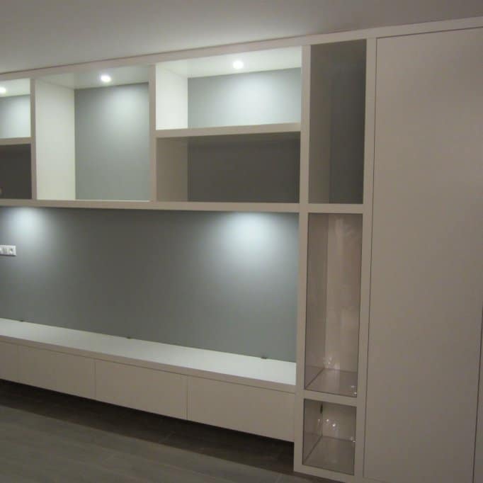 Wandschrank MDF RAL9010 + LED-Beleuchtung