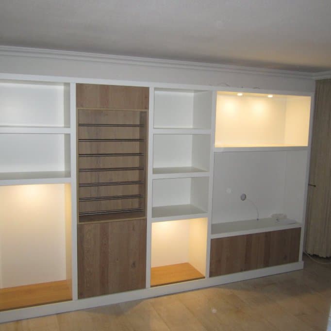 Wandschrank Eiche / MDF + Weinregal aus Edelstahl