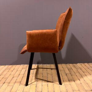 Looq met armleuning eetkamerstoel Bull camel