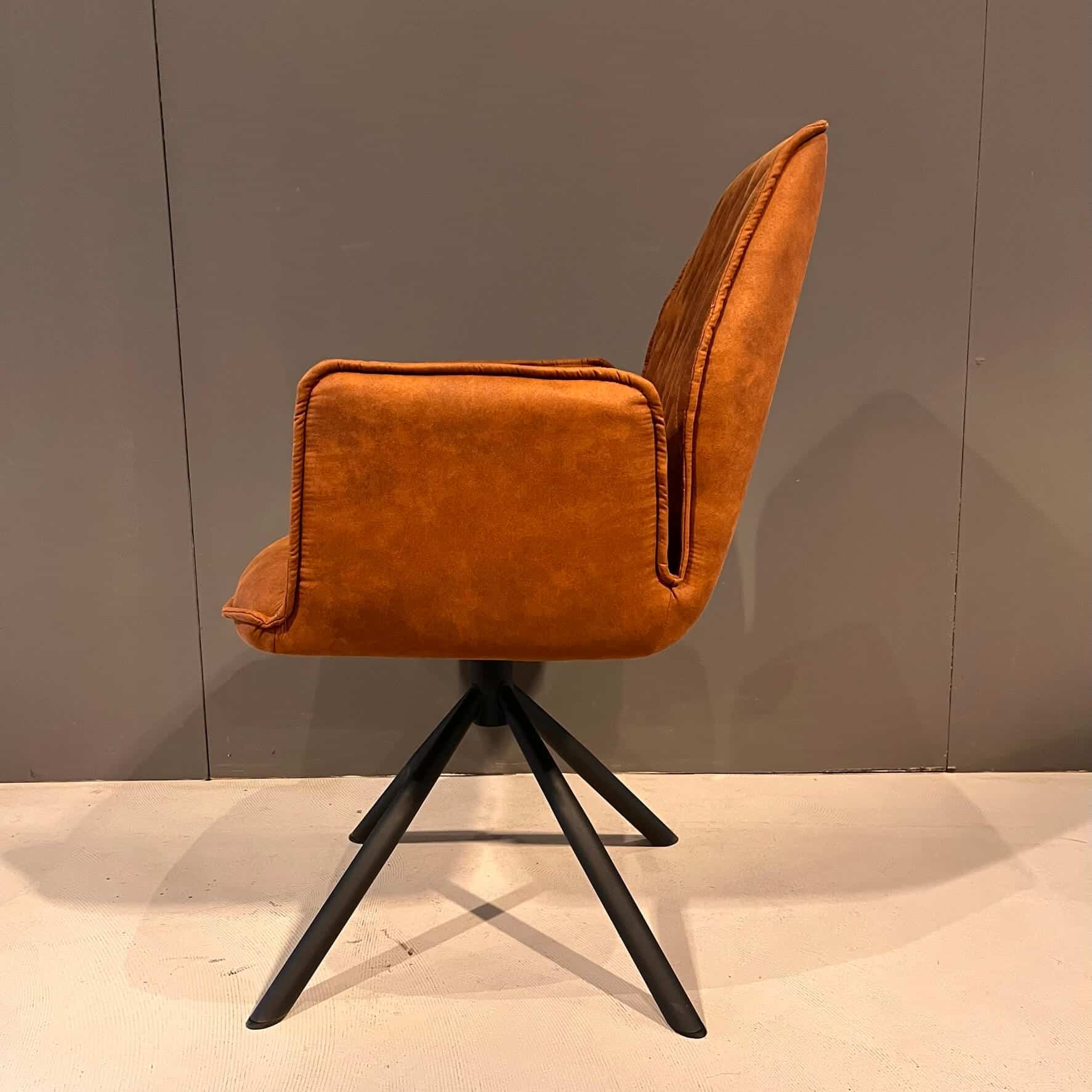 No.280 eetkamerstoel cognac