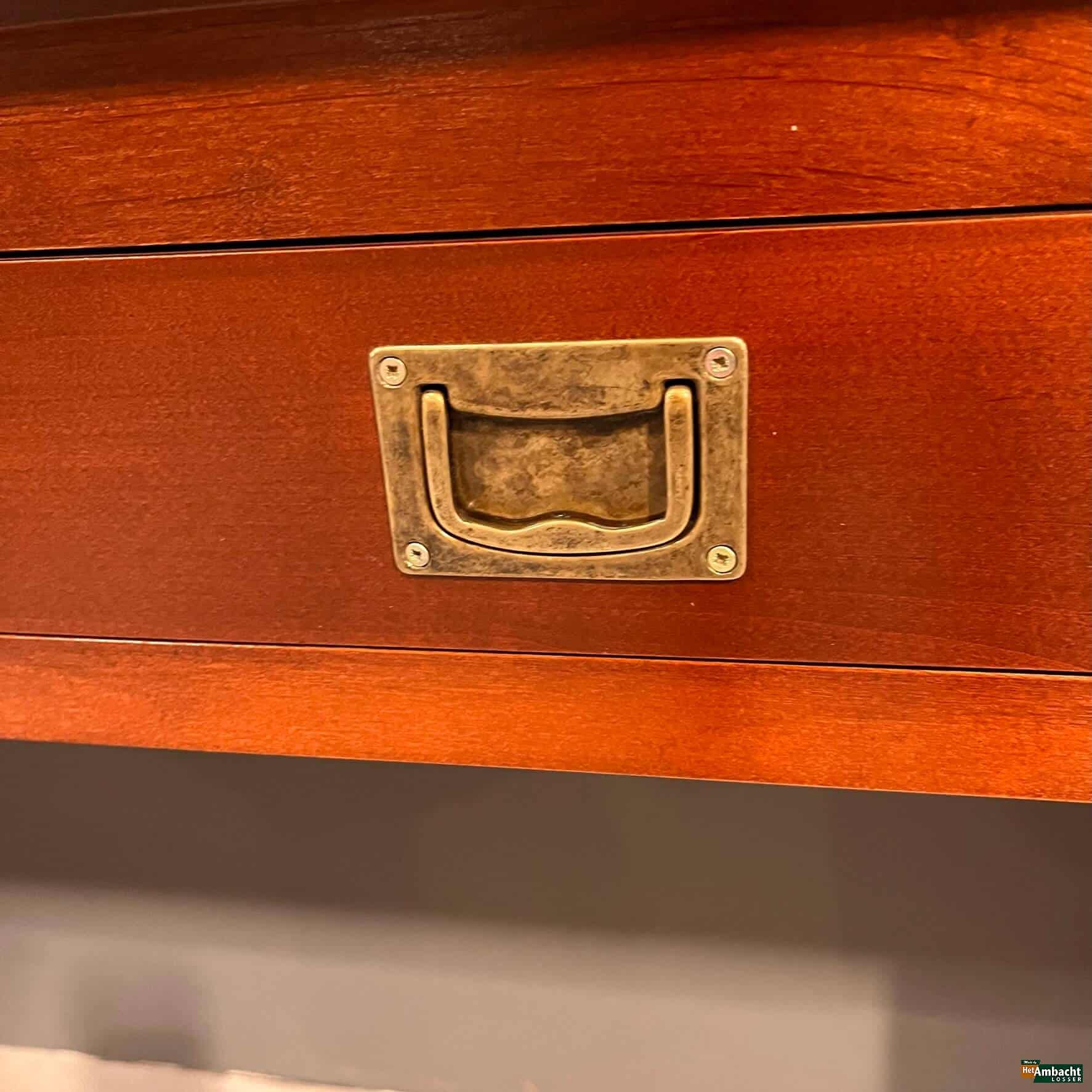 OPRUIMING Lyon kersen sidetable