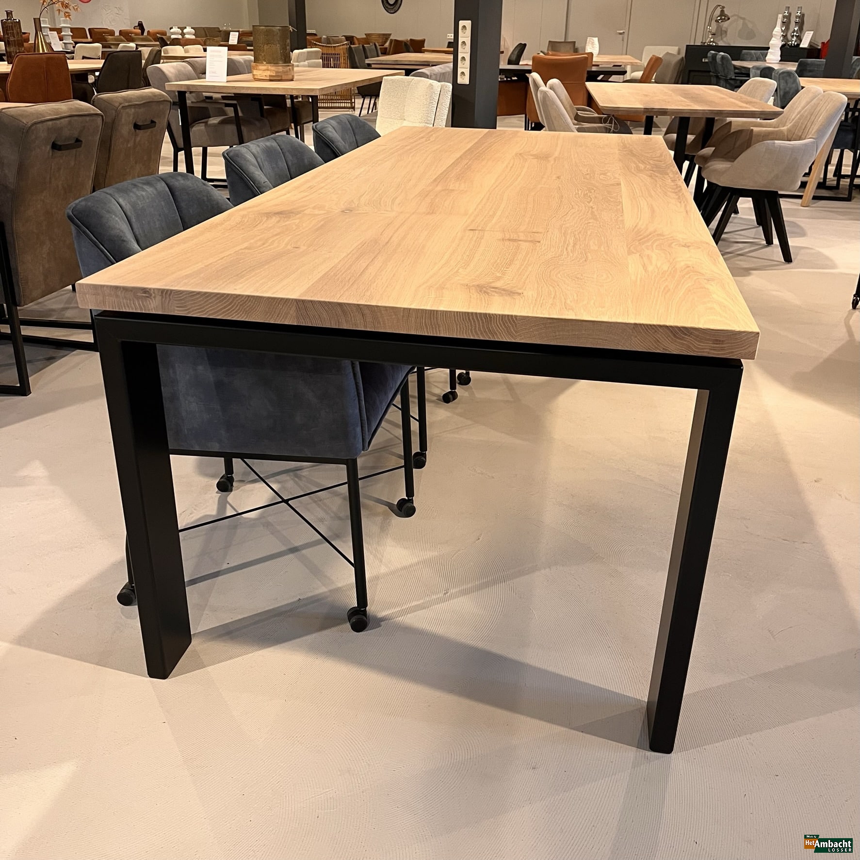 Rechthoekige eiken eettafel / Poot 12×4 zwart