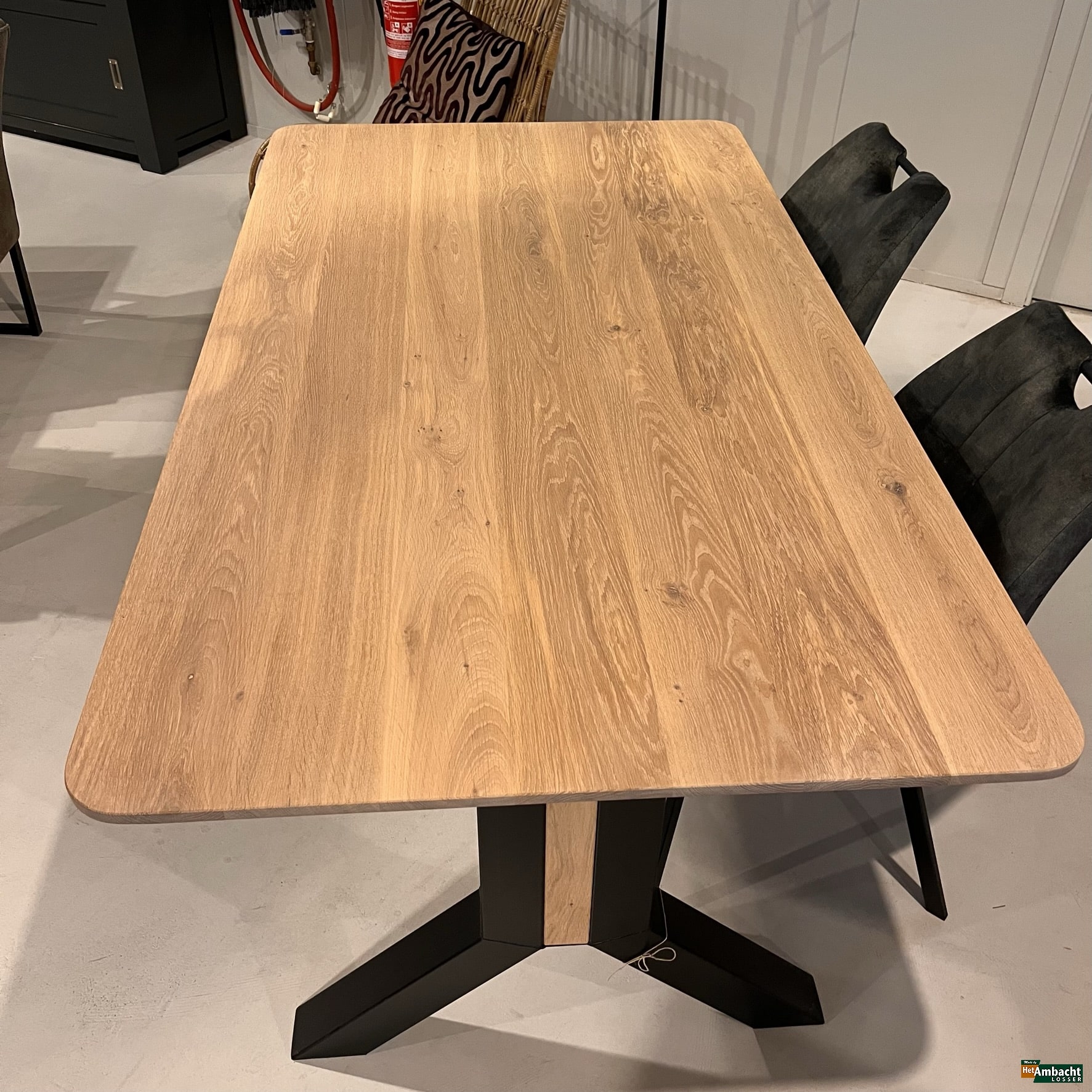 Rechthoekige eiken eettafel – Poot no.925
