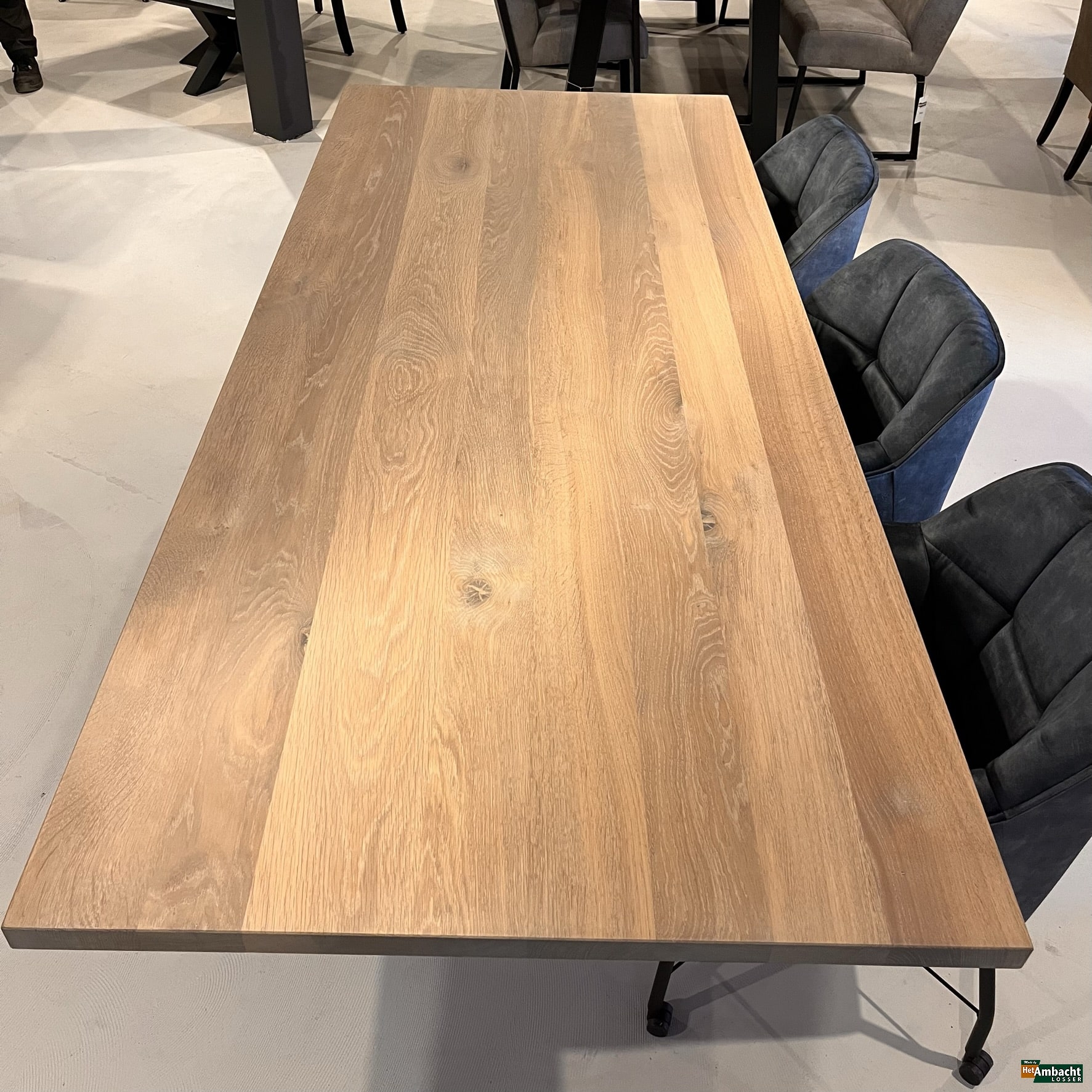 Rechthoekige eiken eettafel – Poot no. 961