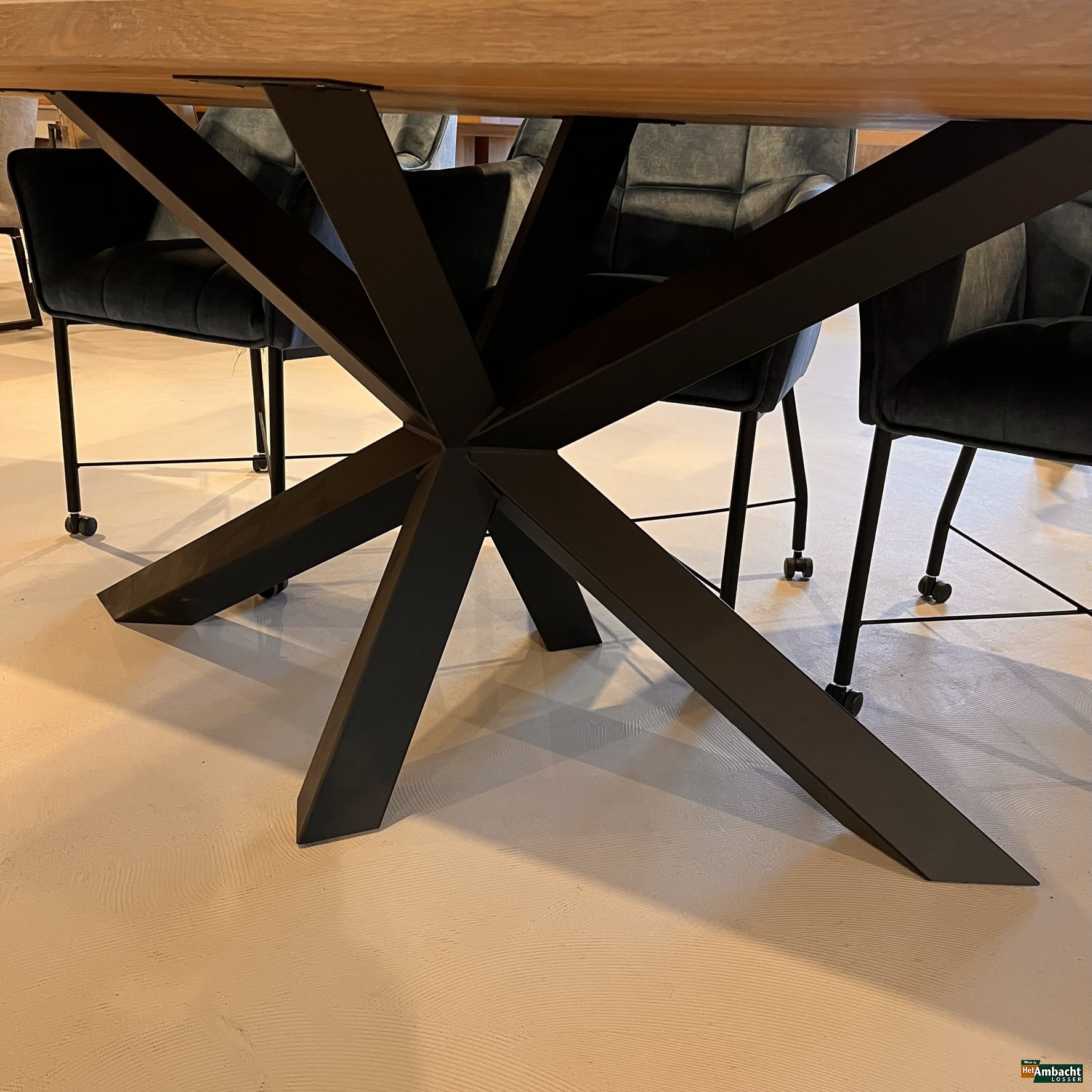 Rechthoekige eiken eettafel – Poot no. 961