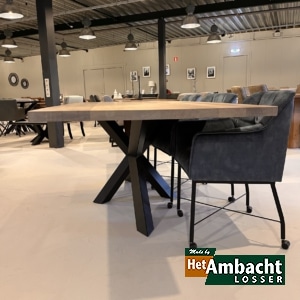Rechthoekige eiken eettafel – Poot no. 961