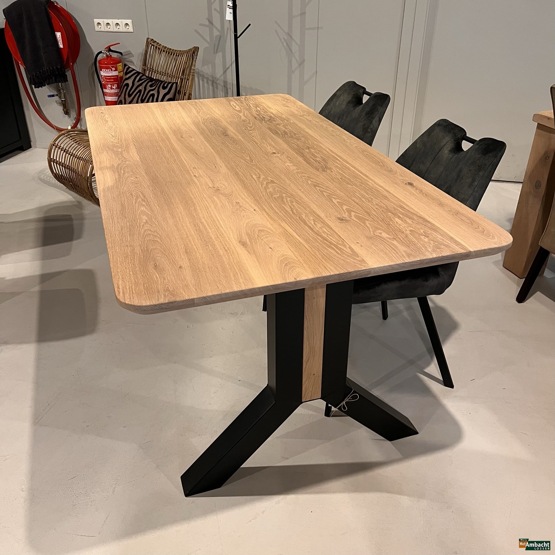 Rechthoekige eiken eettafel – Poot no.925