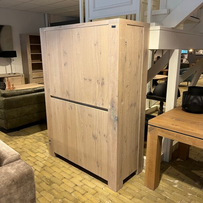 Stoer 4-türiger Barschrank Eiche