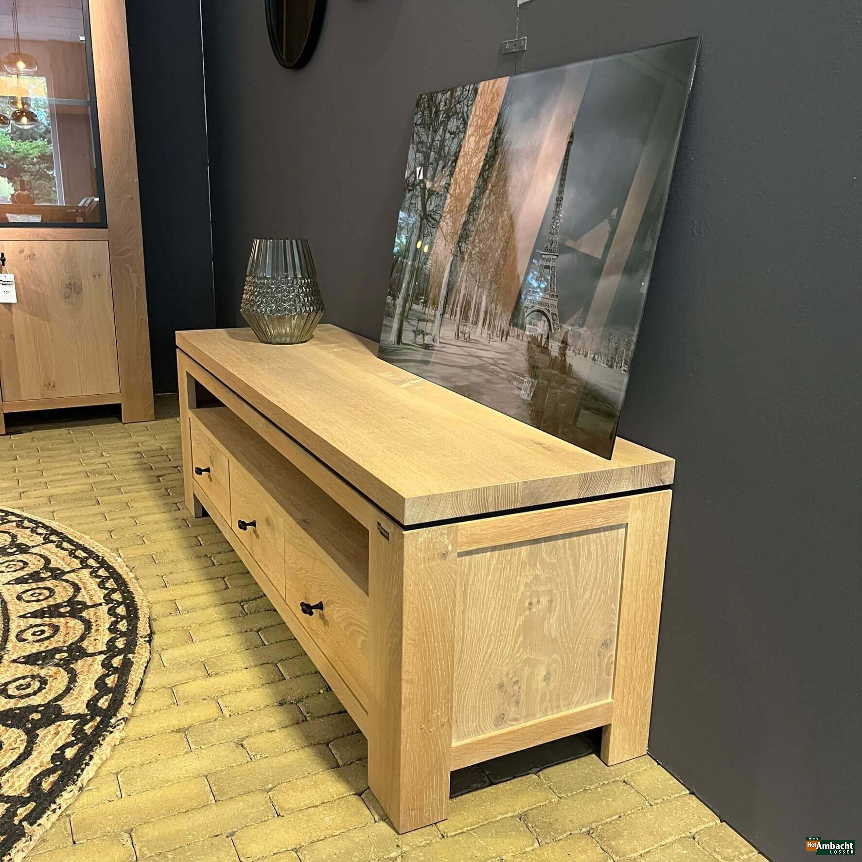 Strak eiken TV dressoir