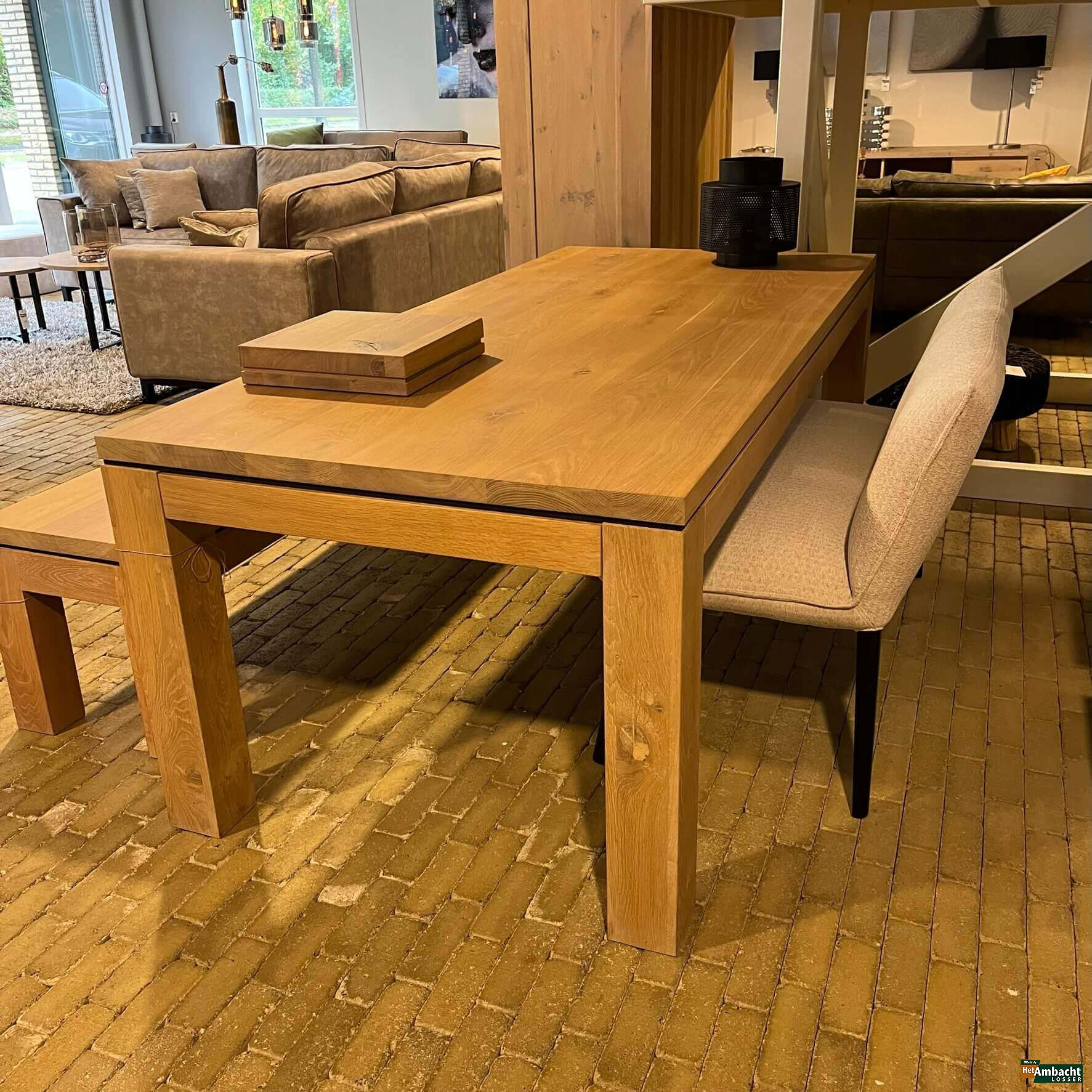Strak eiken eettafel