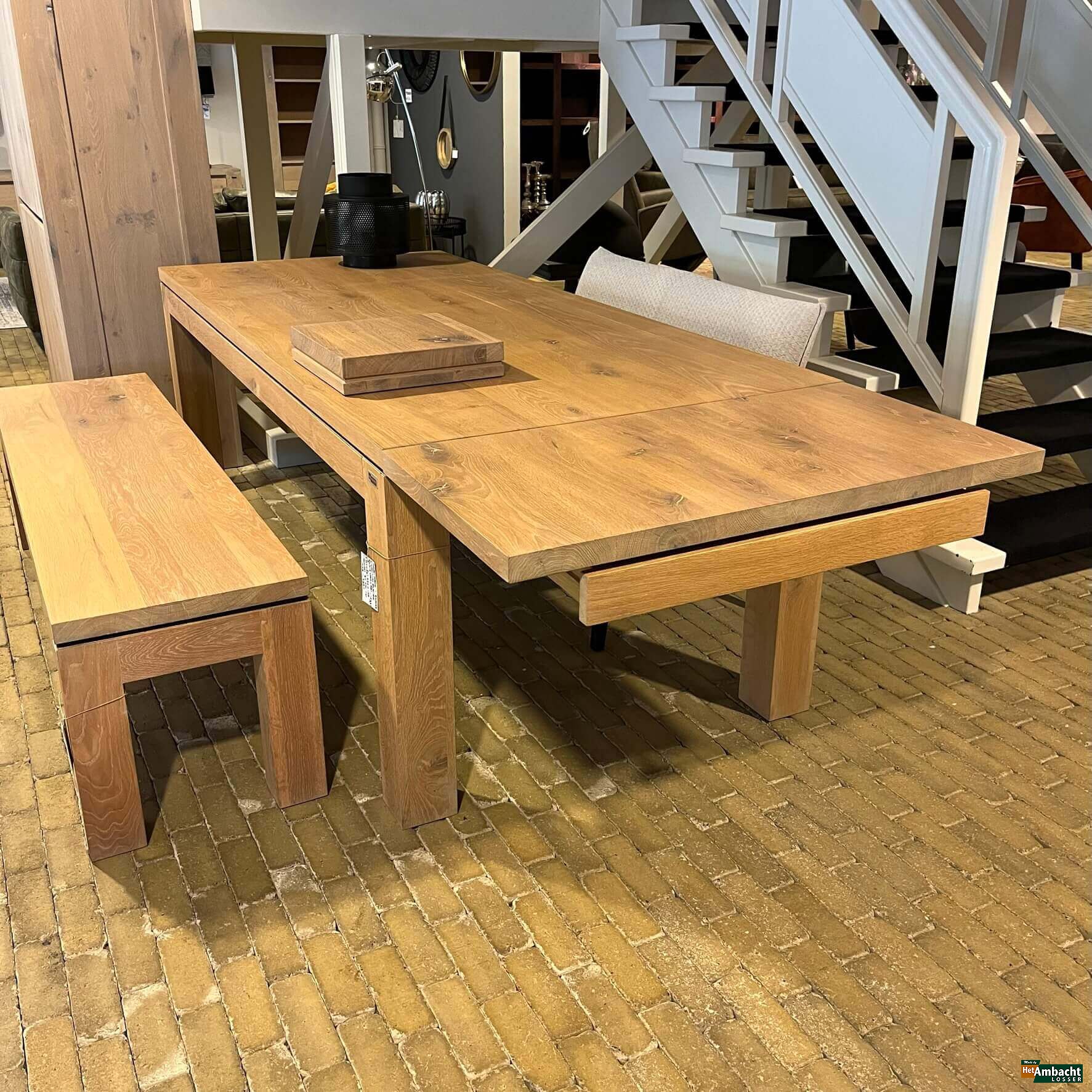 Strak eiken eettafel