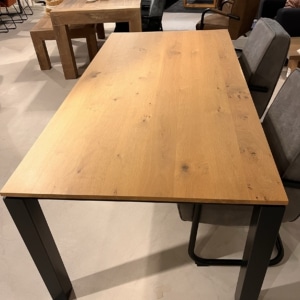 Stress eiken eettafel OPRUIMING