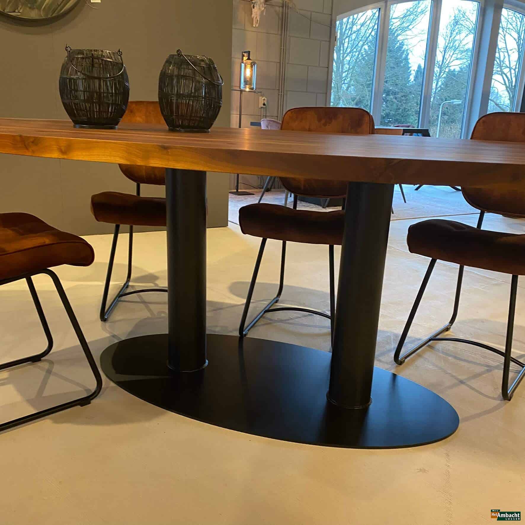 Walsstaal no.964- noten ellips eettafel