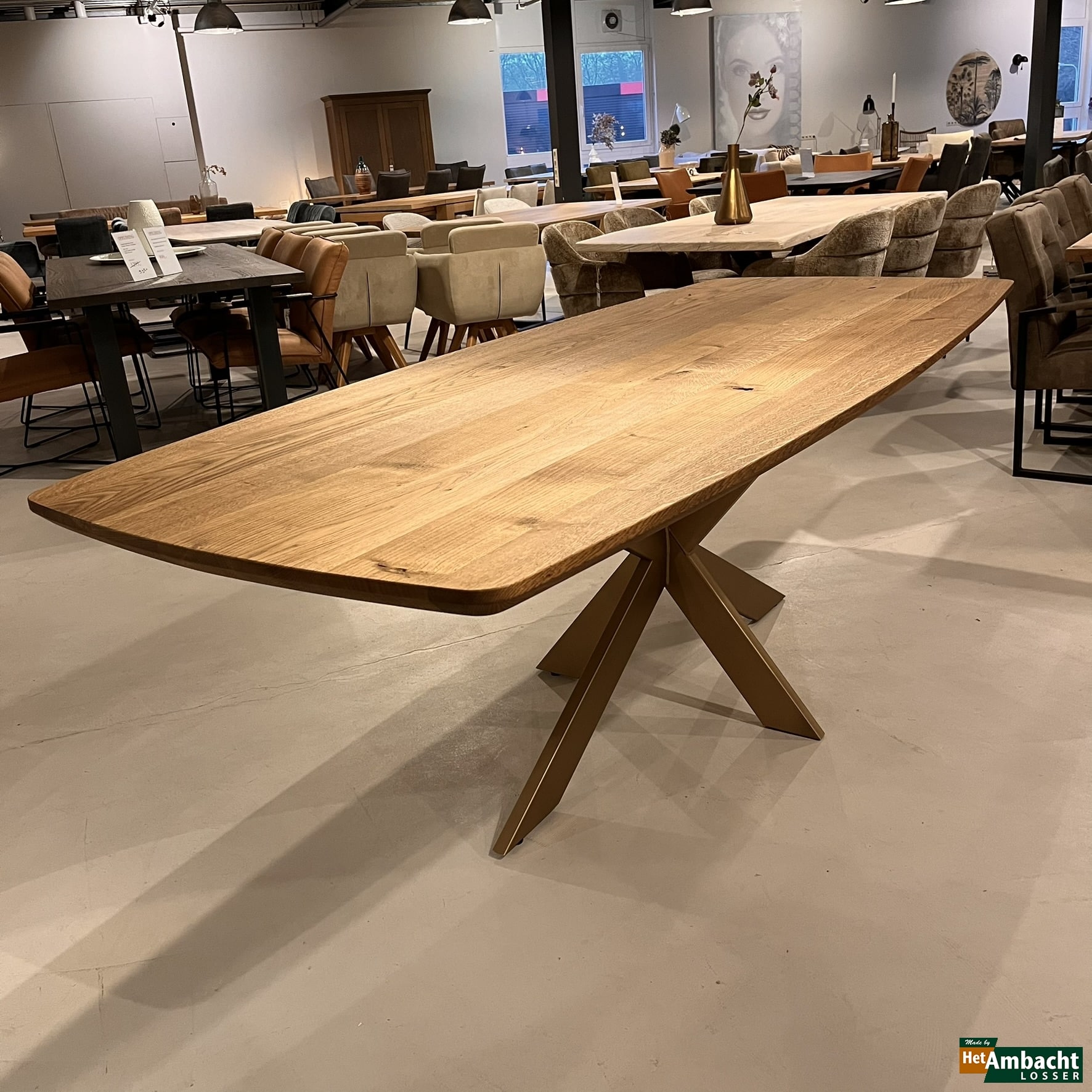 Zweeds ovaal eiken eettafel 240-Spinpoot no.966 BronsAntiek